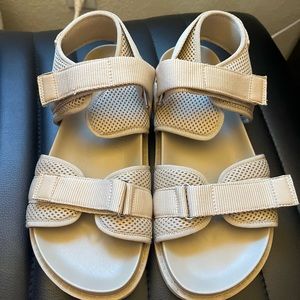 cute double strap sandals!